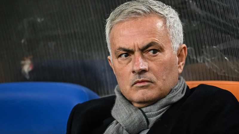 Jose Mourinho, Göztepe maçında cezalı duruma düştü!